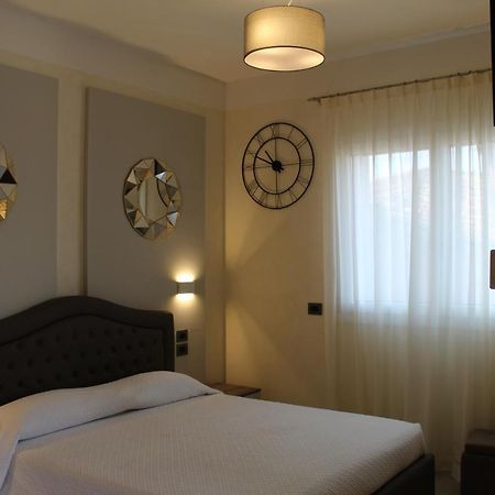 Villa Martina Luxury Rooms Ντεζεντσάνο ντελ Γκάρντα Εξωτερικό φωτογραφία