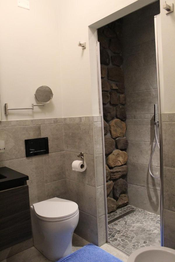 Villa Martina Luxury Rooms Ντεζεντσάνο ντελ Γκάρντα Εξωτερικό φωτογραφία