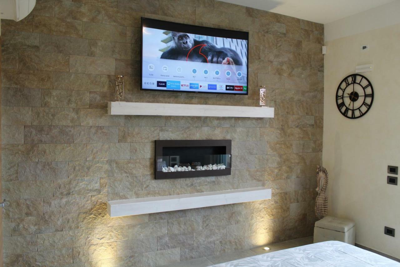 Villa Martina Luxury Rooms Ντεζεντσάνο ντελ Γκάρντα Εξωτερικό φωτογραφία
