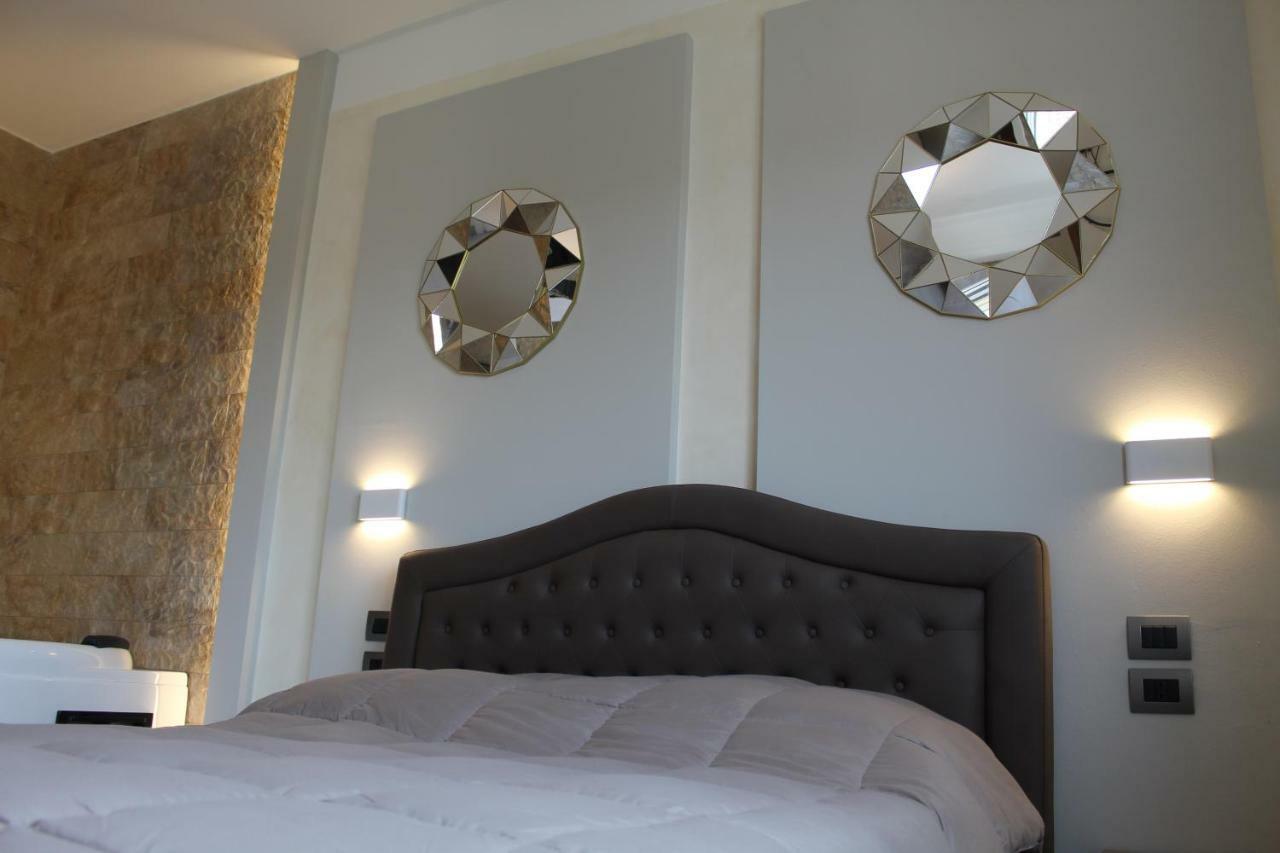Villa Martina Luxury Rooms Ντεζεντσάνο ντελ Γκάρντα Εξωτερικό φωτογραφία