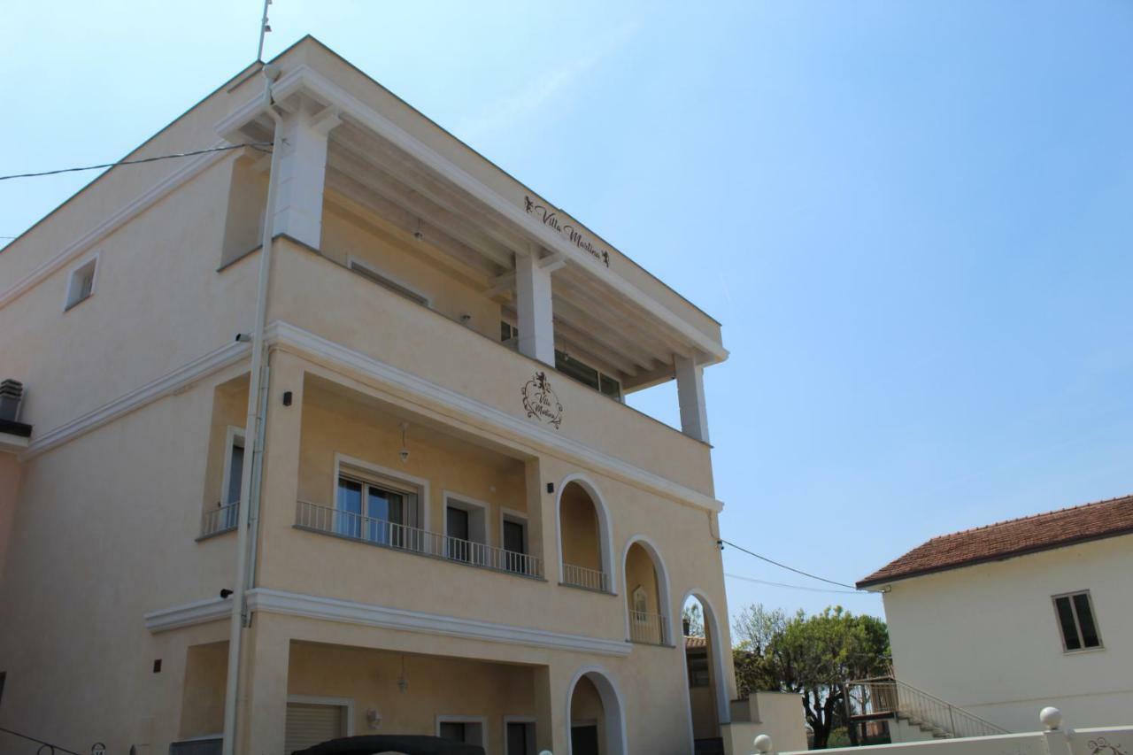 Villa Martina Luxury Rooms Ντεζεντσάνο ντελ Γκάρντα Εξωτερικό φωτογραφία