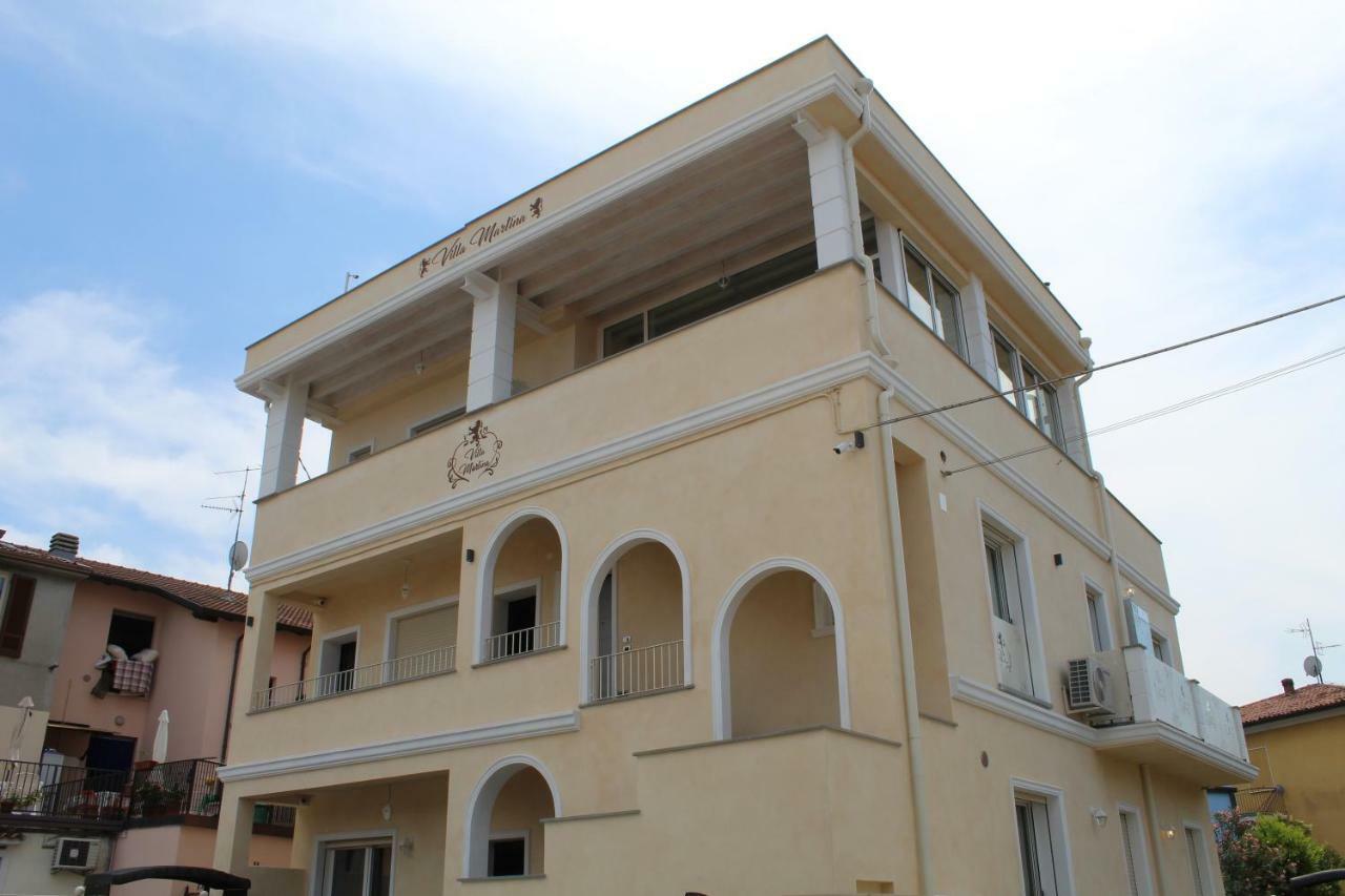 Villa Martina Luxury Rooms Ντεζεντσάνο ντελ Γκάρντα Εξωτερικό φωτογραφία