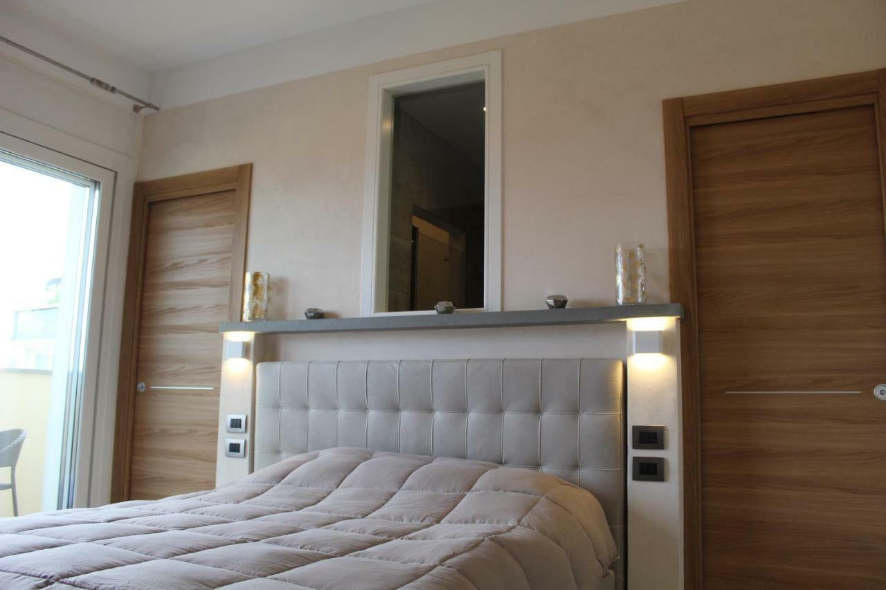 Villa Martina Luxury Rooms Ντεζεντσάνο ντελ Γκάρντα Εξωτερικό φωτογραφία