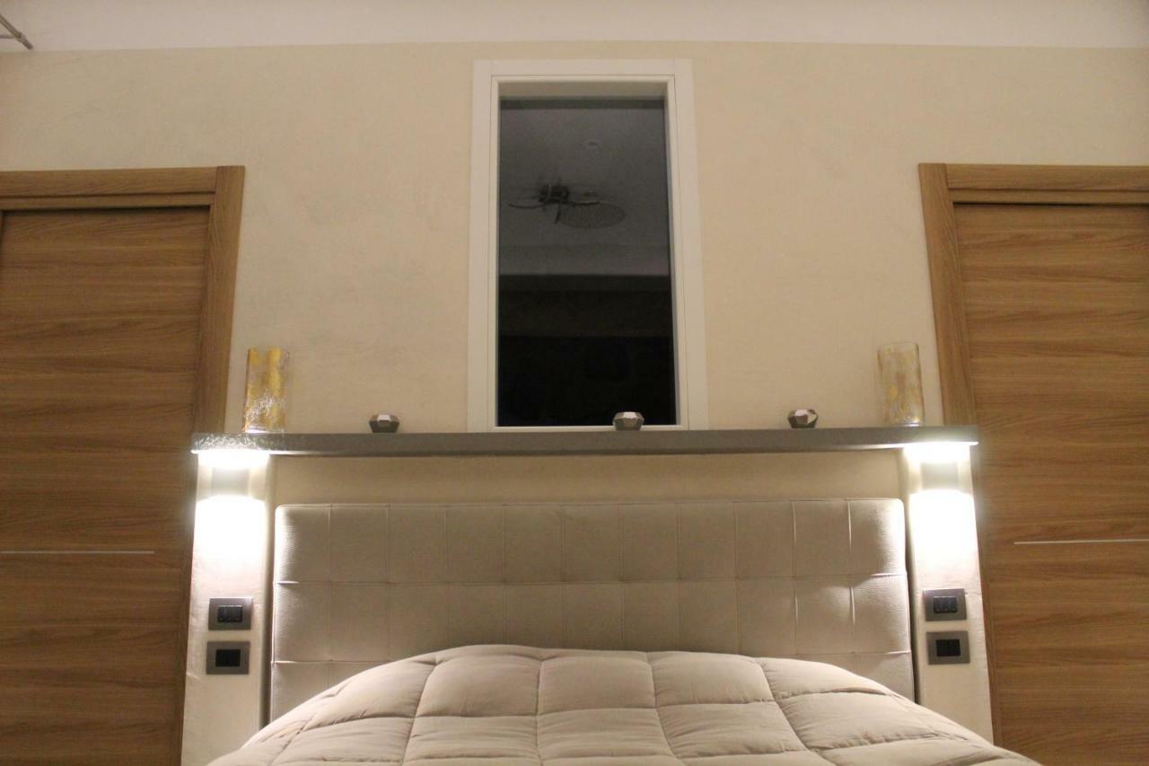 Villa Martina Luxury Rooms Ντεζεντσάνο ντελ Γκάρντα Εξωτερικό φωτογραφία